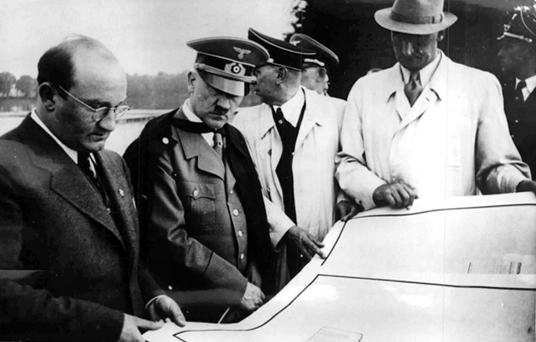 Hitler visits the construction work of the Reichsparteitag